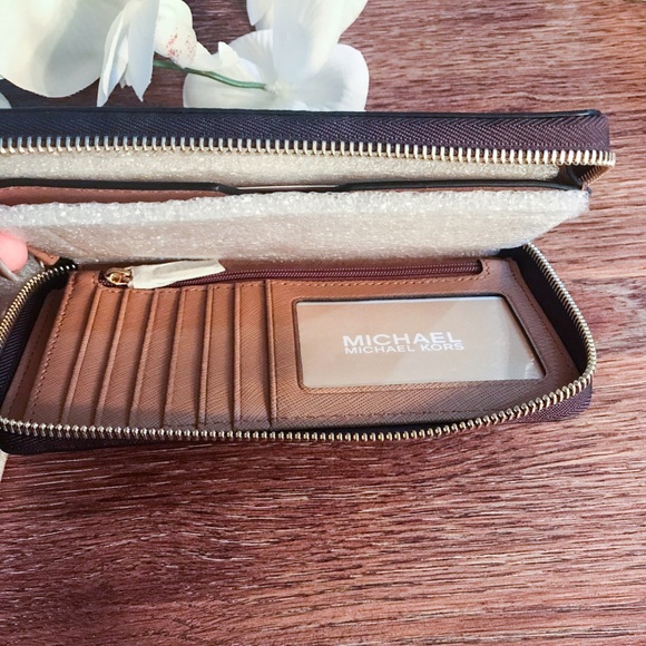 SOLD - Picture 4 of 6